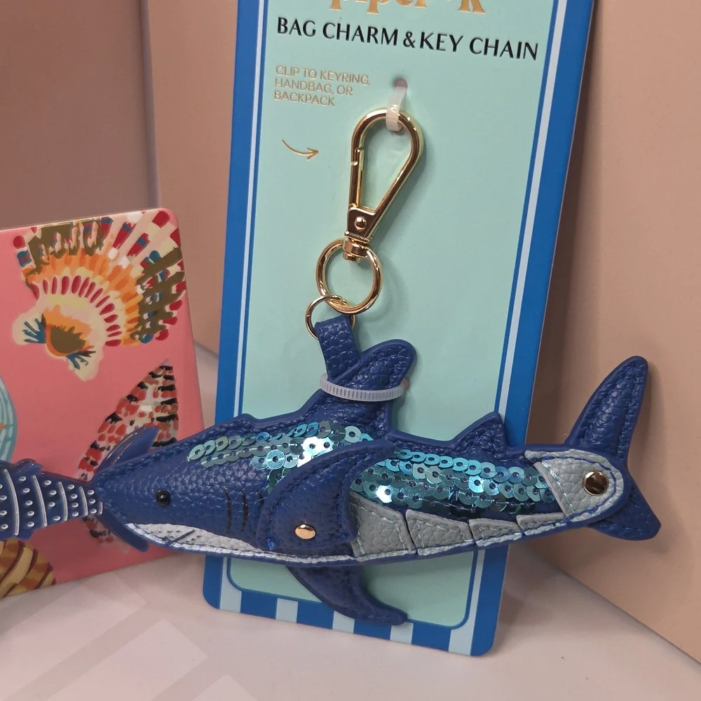 💙▪️Piper k ▪️Blue Shark Hair Claw Clip And  Bag Charm Key Chain Bundle Of 2